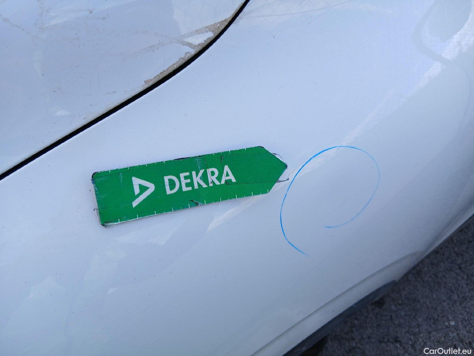  Renault  Kadjar RENAULT  / 2019 / 5P / crossover Zen Blue dCi 110kW (150CV) 4x4 #12