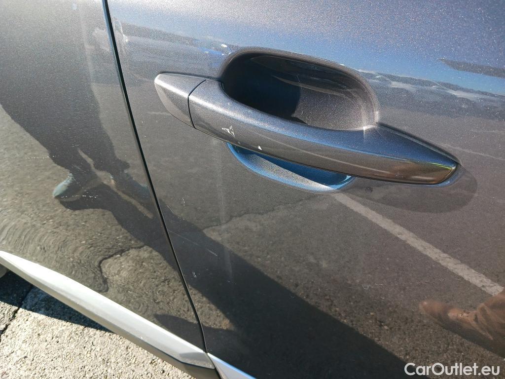  Peugeot  2008 PEUGEOT  / 2019 / 5P / todoterreno Allure Pack Puretech 130 S&S EAT8 (AC2) #11