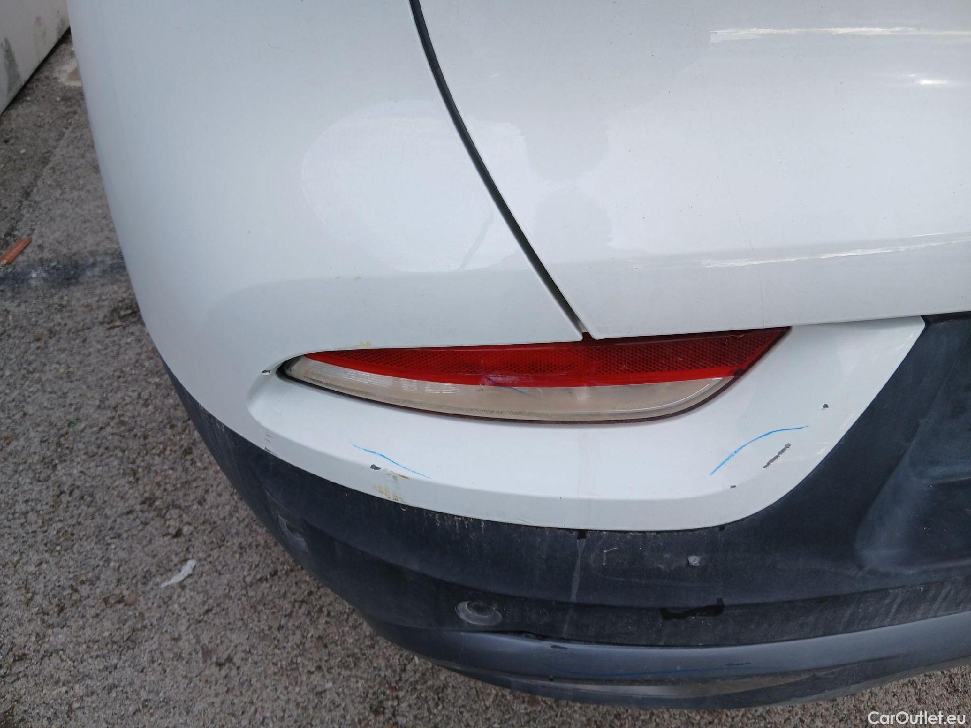  Renault  Kadjar RENAULT  / 2019 / 5P / crossover Zen Blue dCi 110kW (150CV) 4x4 #36