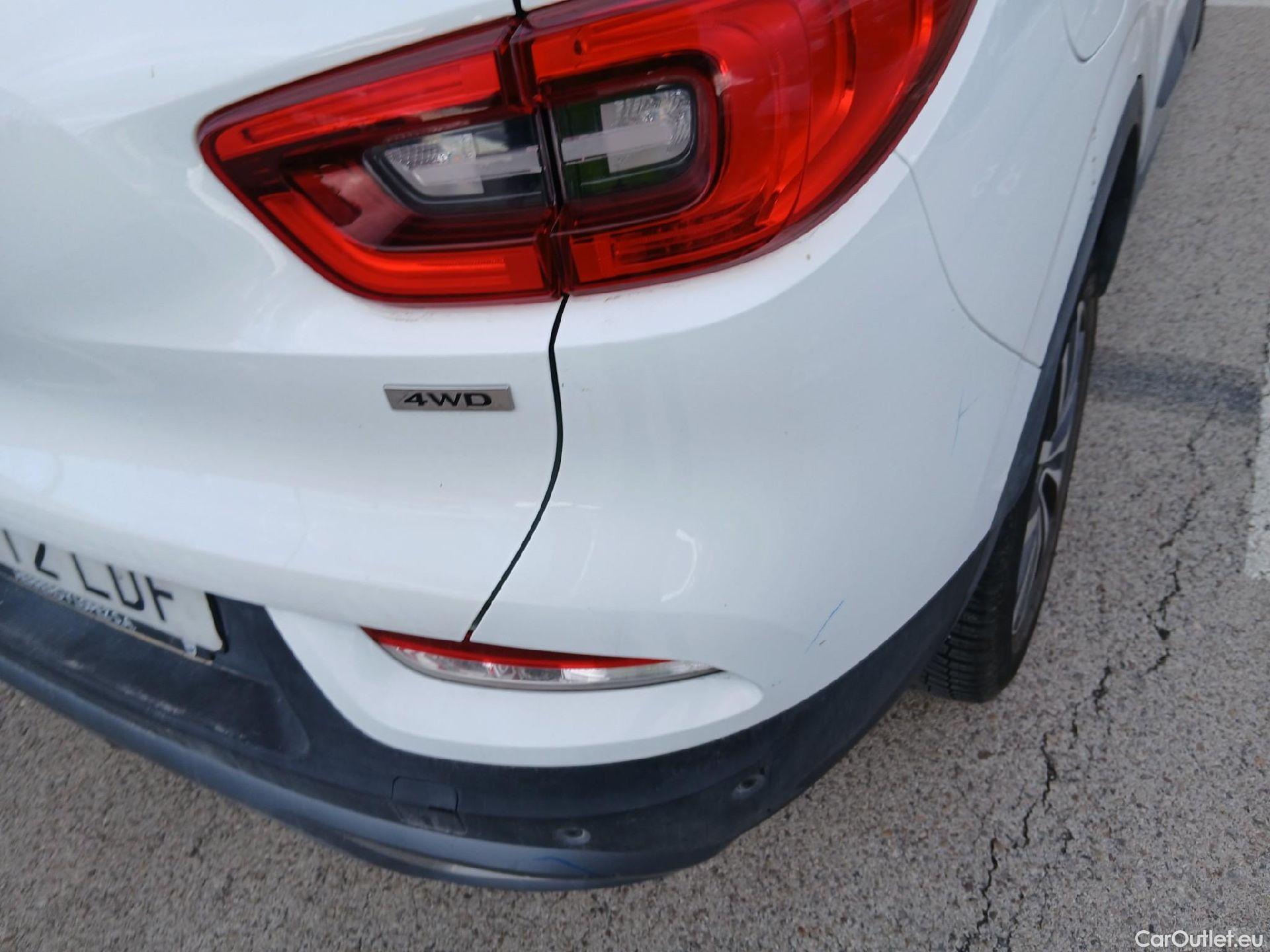  Renault  Kadjar RENAULT  / 2019 / 5P / crossover Zen Blue dCi 110kW (150CV) 4x4 #30