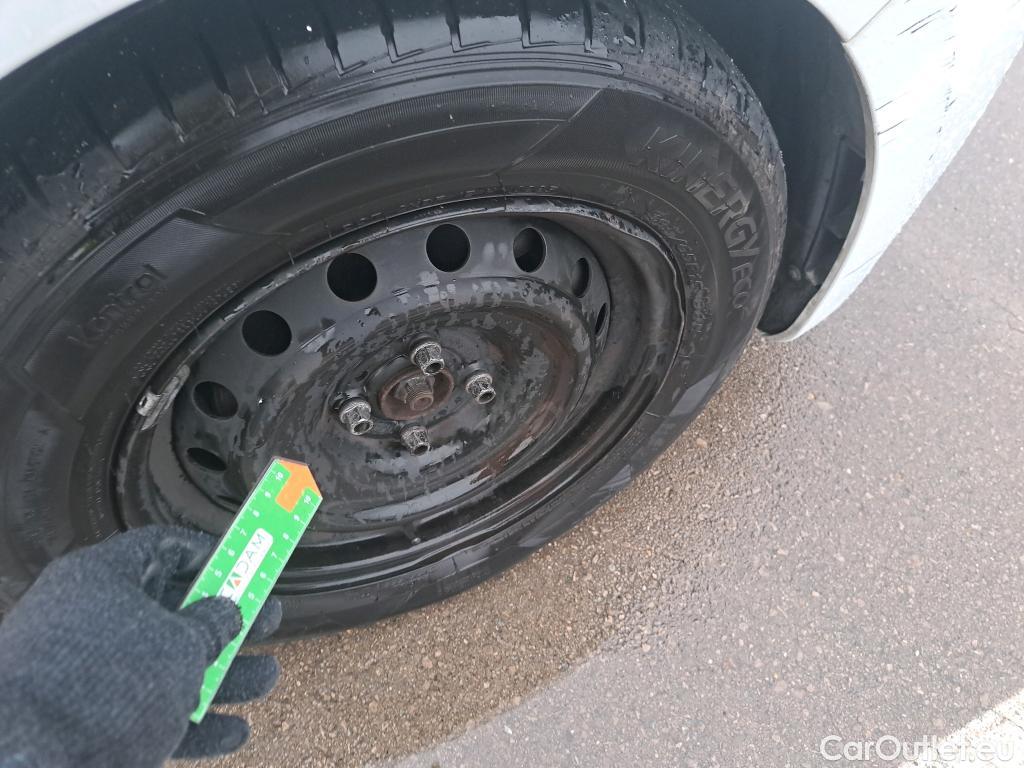  Renault  Clio RENAULT  / 2019 / 5P / berlina con portón Business Blue dCi 74kW (100CV) #37