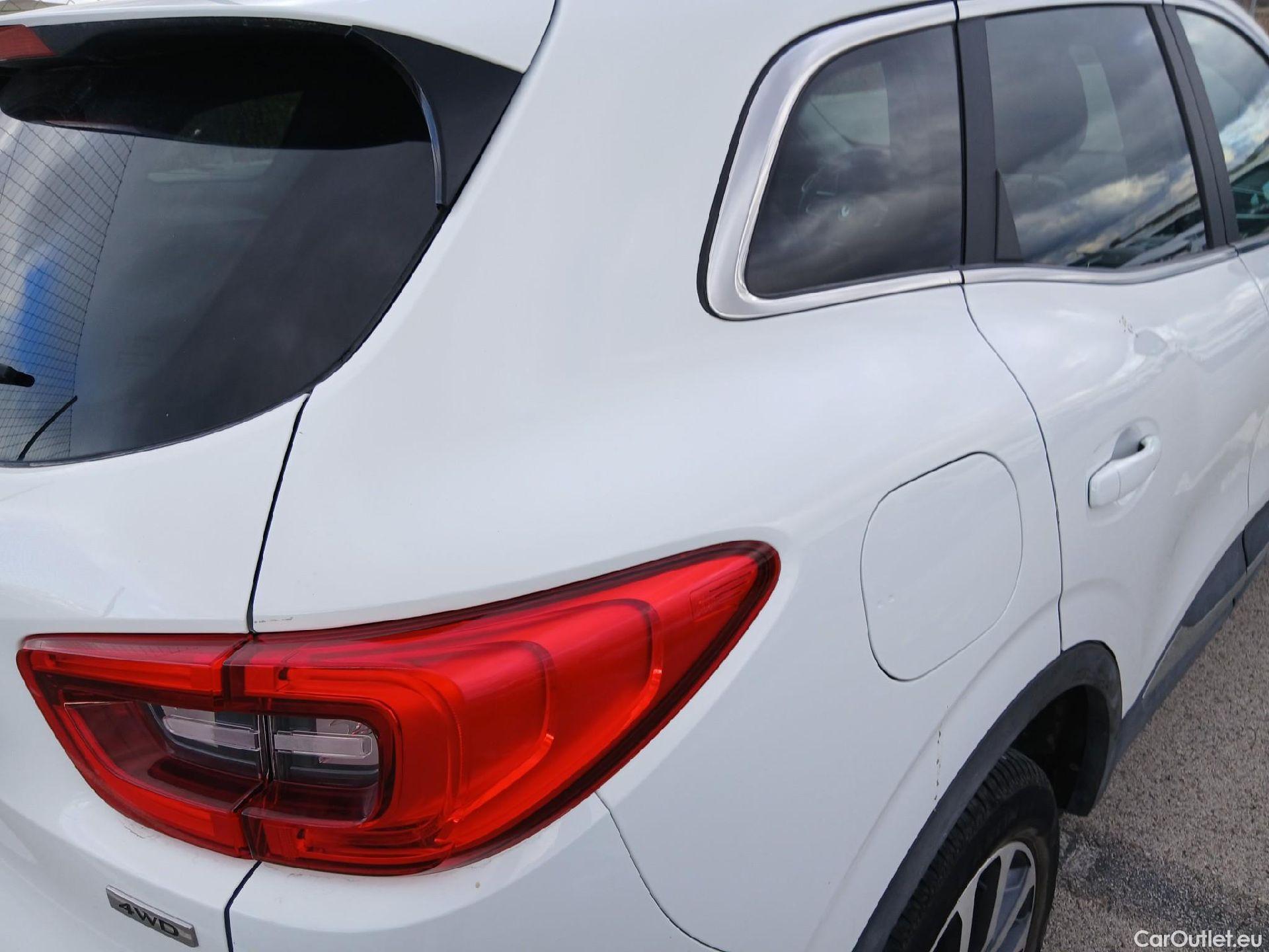  Renault  Kadjar RENAULT  / 2019 / 5P / crossover Zen Blue dCi 110kW (150CV) 4x4 #40