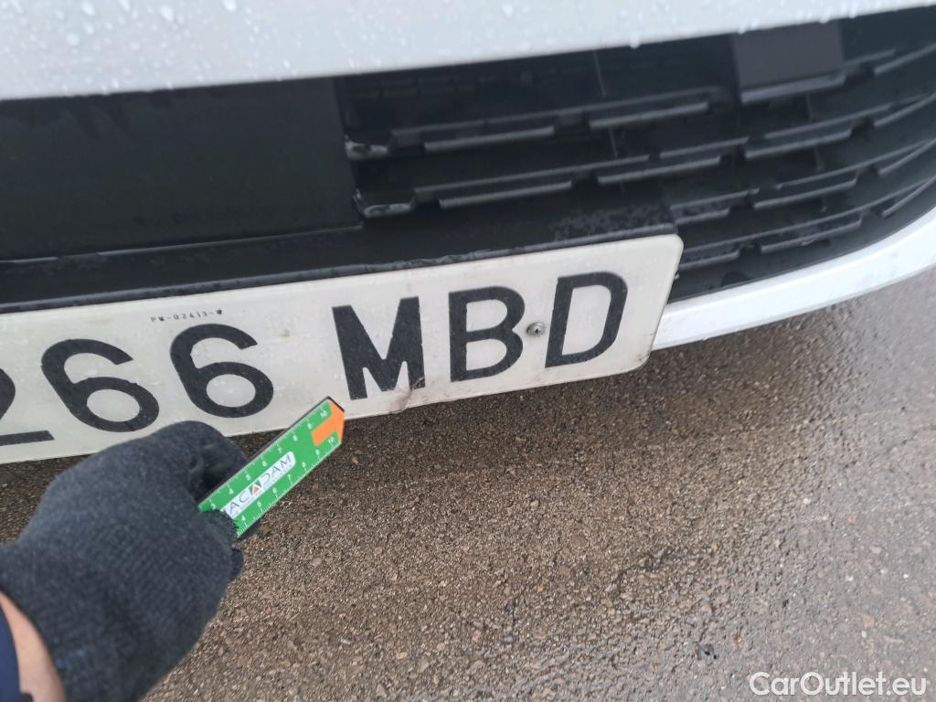  Renault  Clio RENAULT  / 2019 / 5P / berlina con portón Business Blue dCi 74kW (100CV) #47