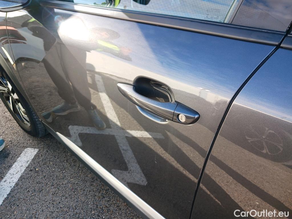  Peugeot  2008 PEUGEOT  / 2019 / 5P / todoterreno Allure Pack Puretech 130 S&S EAT8 (AC2) #1