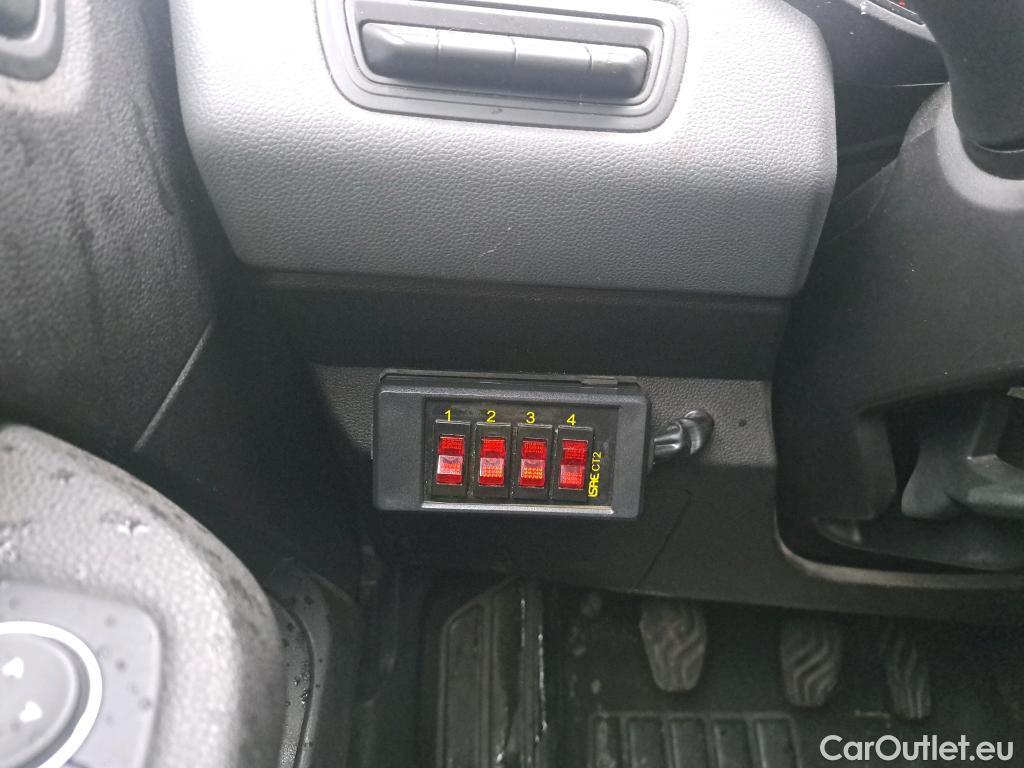  Renault  Clio RENAULT  / 2019 / 5P / berlina con portón Business Blue dCi 74kW (100CV) #49