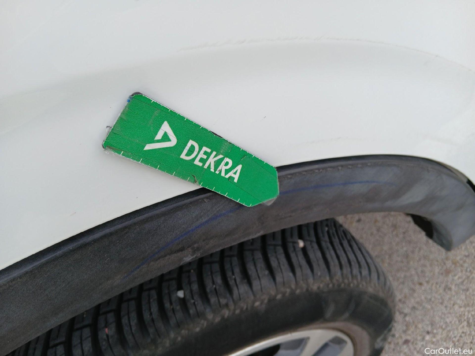  Renault  Kadjar RENAULT  / 2019 / 5P / crossover Zen Blue dCi 110kW (150CV) 4x4 #42