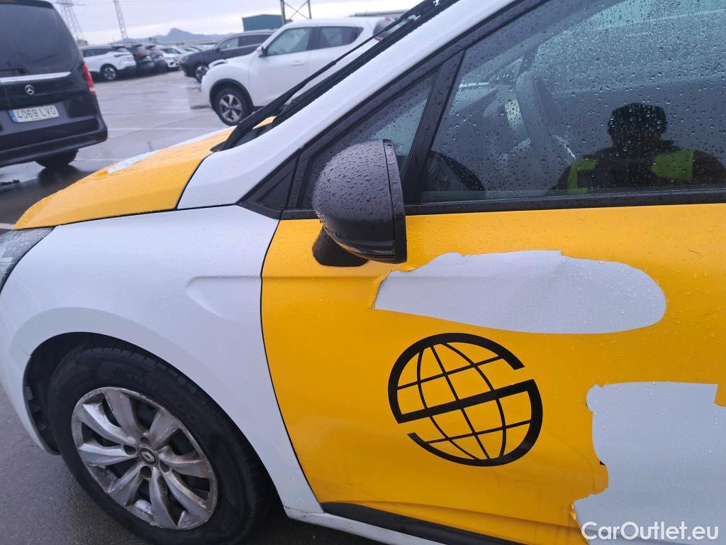  Renault  Clio RENAULT  / 2019 / 5P / berlina con portón Business Blue dCi 74kW (100CV) #42