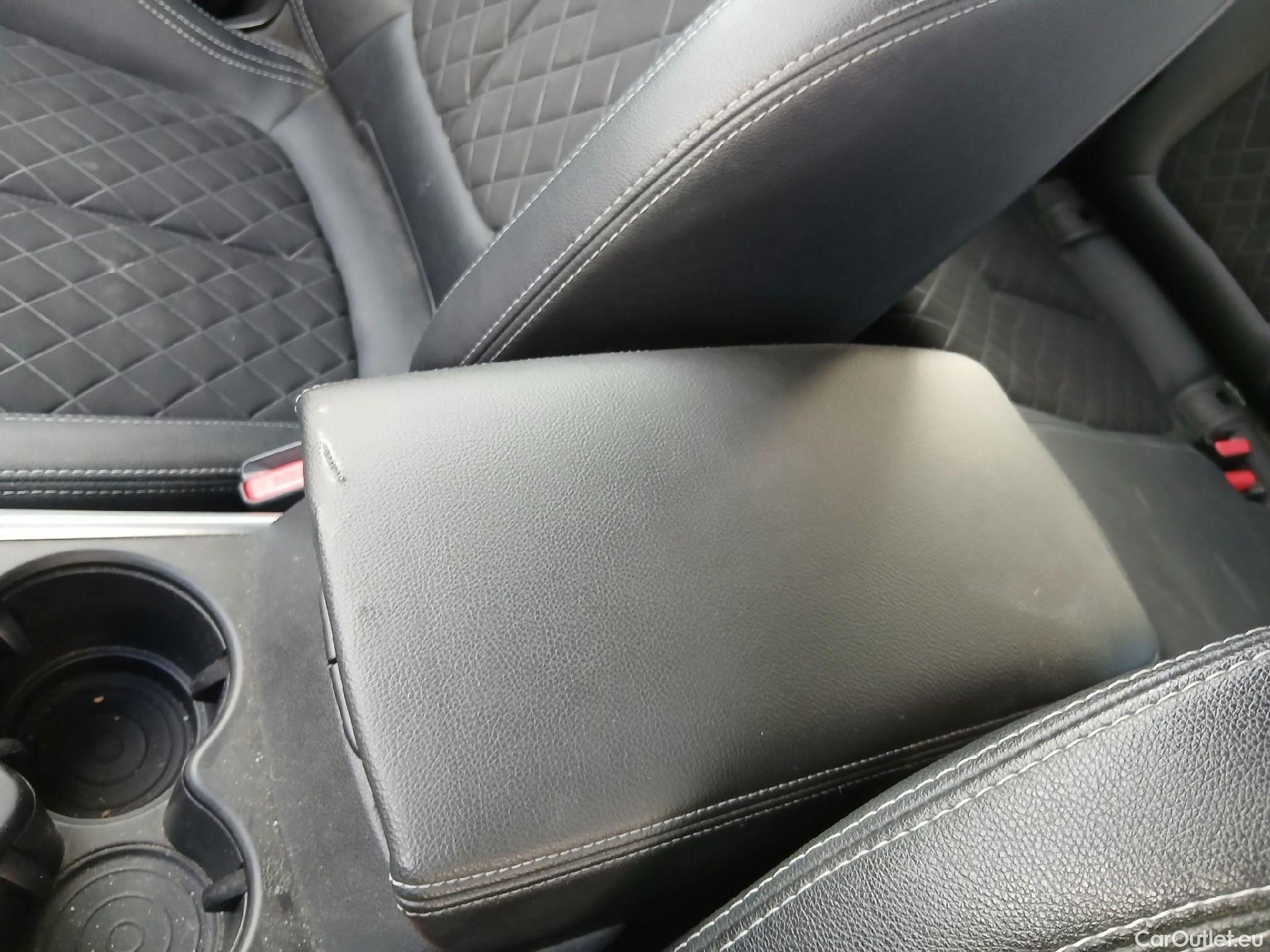  Renault  Kadjar RENAULT  / 2019 / 5P / crossover Zen Blue dCi 110kW (150CV) 4x4 #22