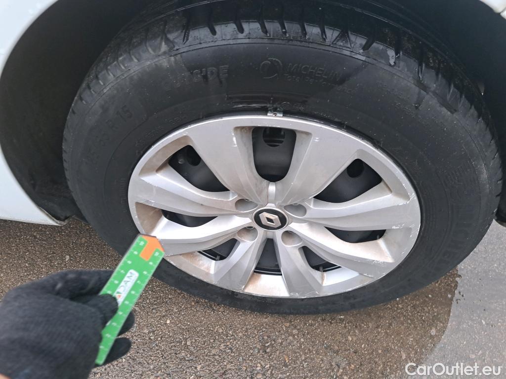  Renault  Clio RENAULT  / 2019 / 5P / berlina con portón Business Blue dCi 74kW (100CV) #39