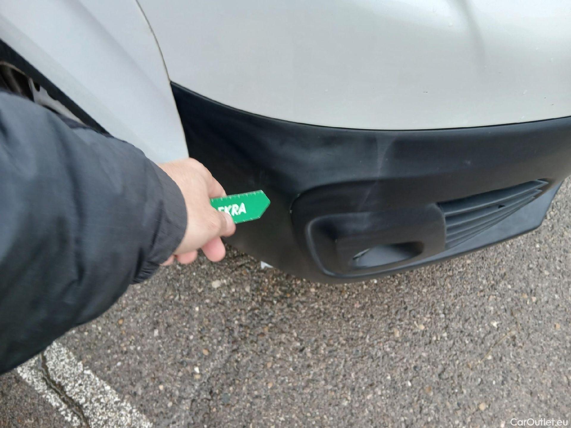  Peugeot  Expert PEUGEOT  / 2016 / 4P / furgón Furgón Premium 1.5 BlueHDi 100 Standard (AC) #2