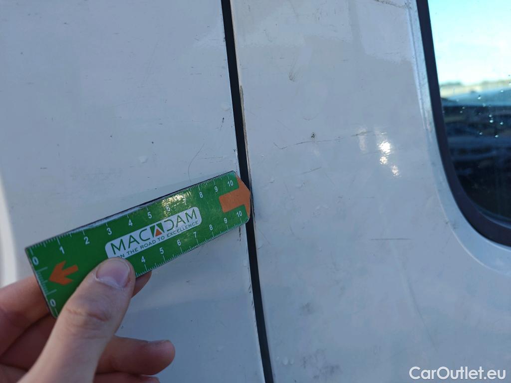  Ford  Transit FORD  / 2013 / 4P / furgón 350 96kW L3H2 Van Trend FWD MHEV #63