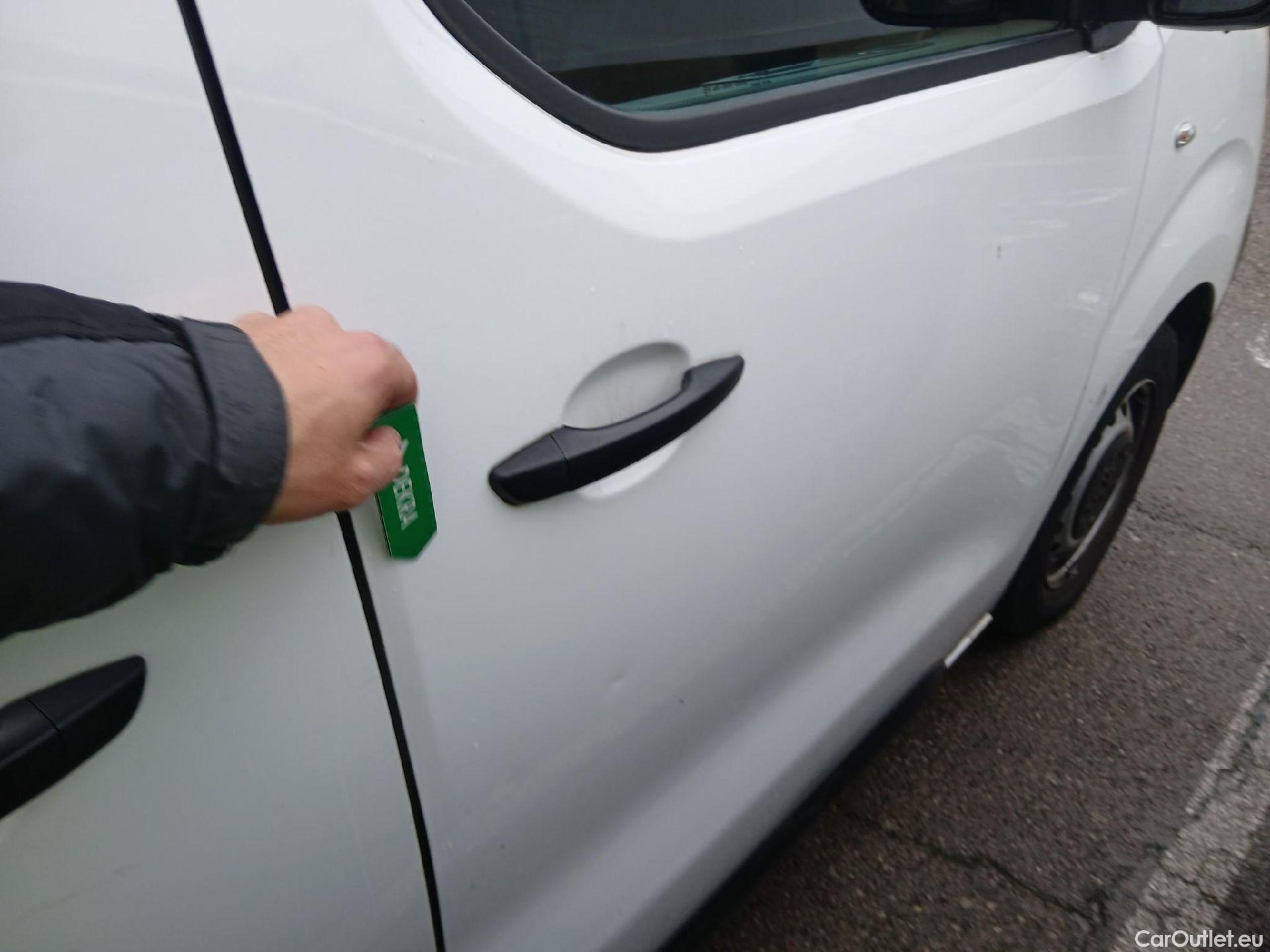  Peugeot  Expert PEUGEOT  / 2016 / 4P / furgón Furgón Premium 1.5 BlueHDi 100 Standard (AC) #17