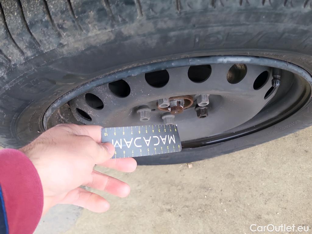  Renault  Kangoo RENAULT  Furgón/2013/4P/furgón derivado de turismo Maxi 2p Blue dCi 70 kW (95CV) #40