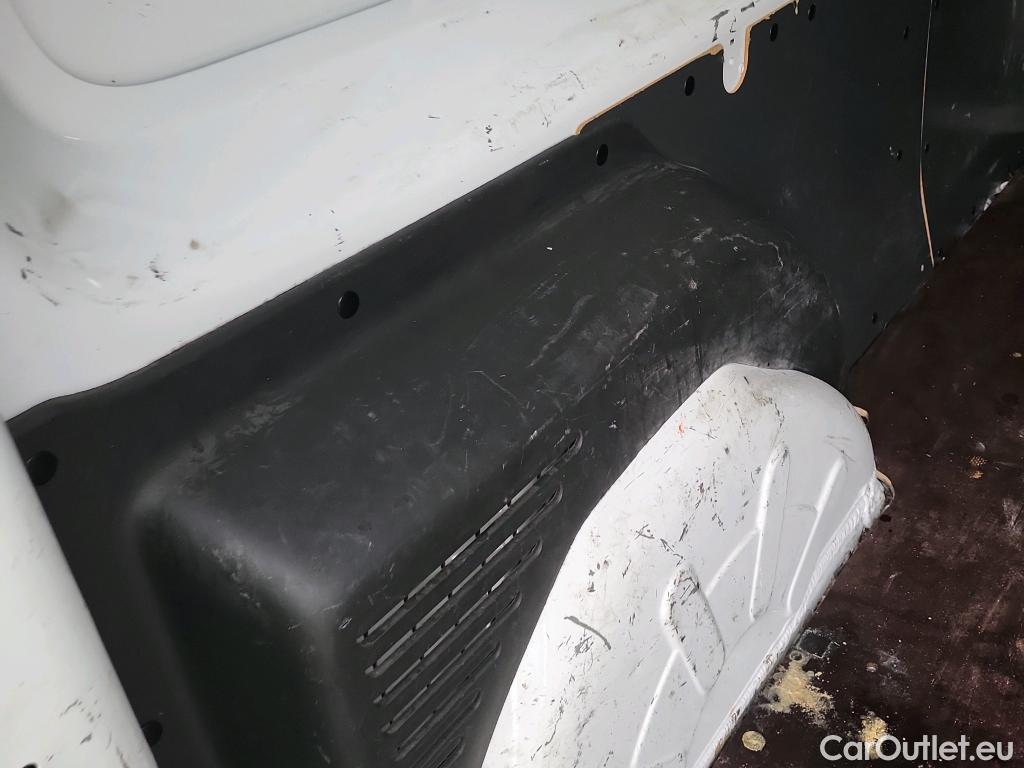  Renault  Kangoo RENAULT  Furgón/2013/4P/furgón derivado de turismo Maxi 2p Blue dCi 70 kW (95CV) #29