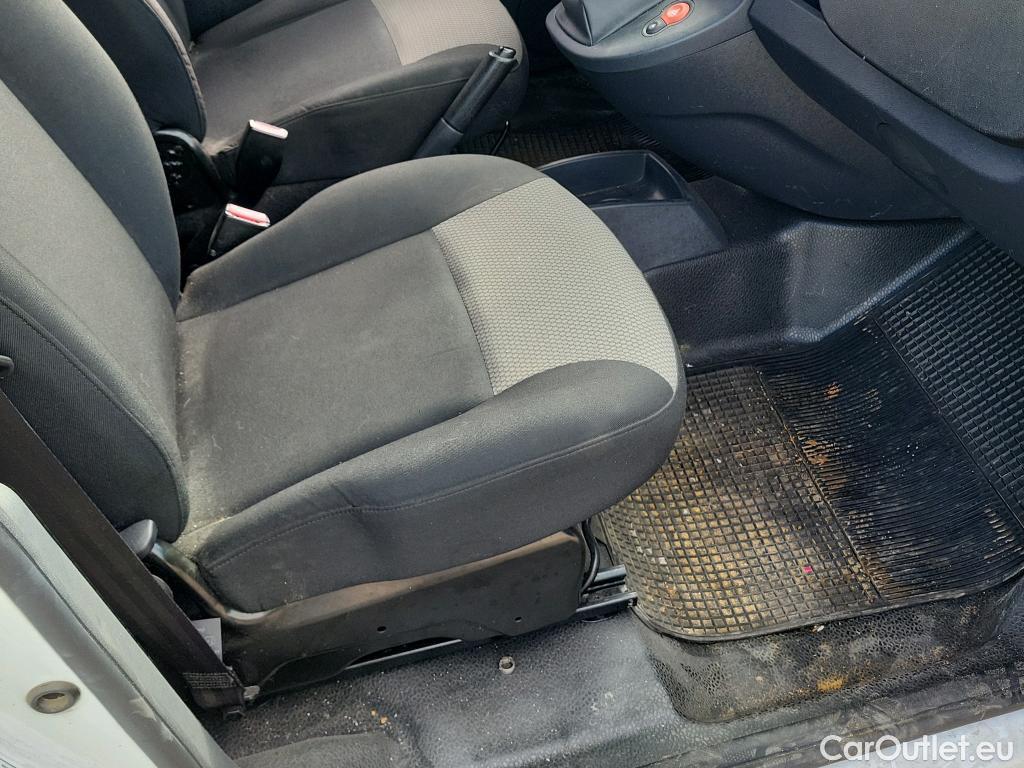  Renault  Kangoo RENAULT  Furgón/2013/4P/furgón derivado de turismo Maxi 2p Blue dCi 70 kW (95CV) #29