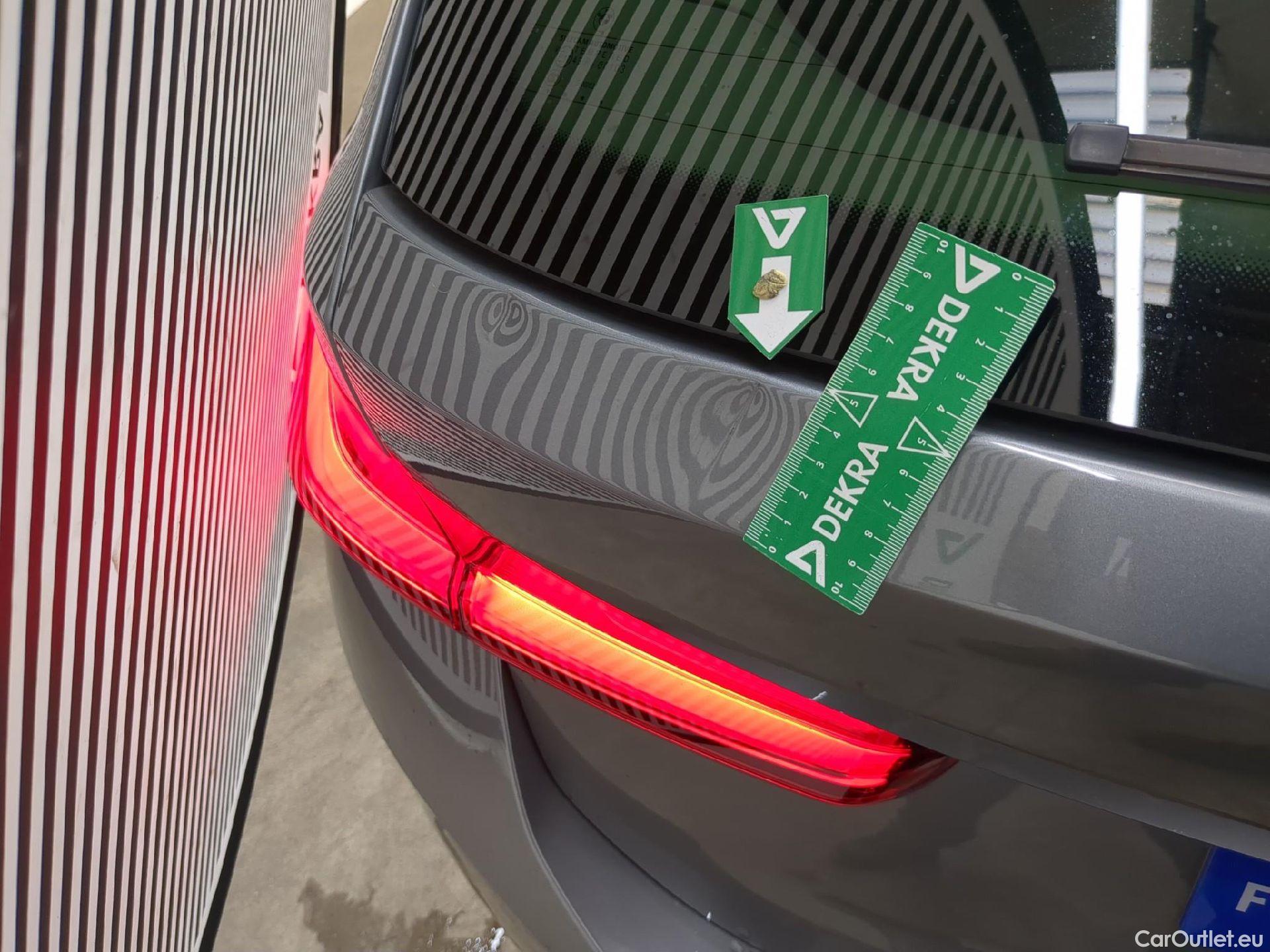  Bmw  Serie 3 BMW Série 3 Touring / 2022 / 5P / Break 318i 156ch Business Design BVA8 #39