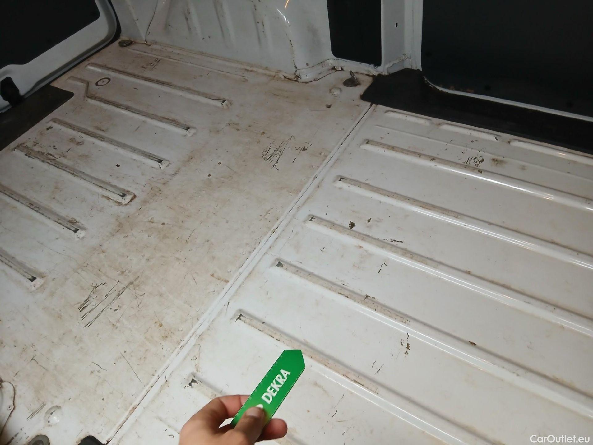  Peugeot  Expert PEUGEOT  / 2016 / 4P / furgón Furgón Premium 1.5 BlueHDi 100 Standard (AC) #21