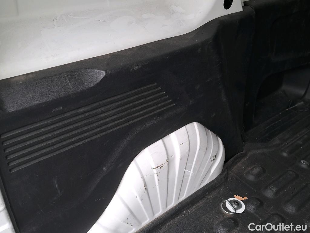  Peugeot  Partner PEUGEOT  / 2018 / 4P / furgón derivado de turismo Premium Standard 600kg BlueHDi 73kW (AC) #17