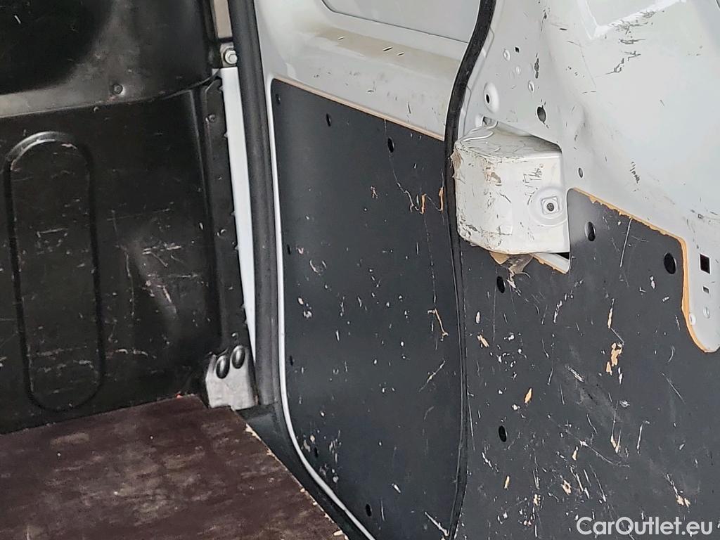  Renault  Kangoo RENAULT  Furgón/2013/4P/furgón derivado de turismo Maxi 2p Blue dCi 70 kW (95CV) #36