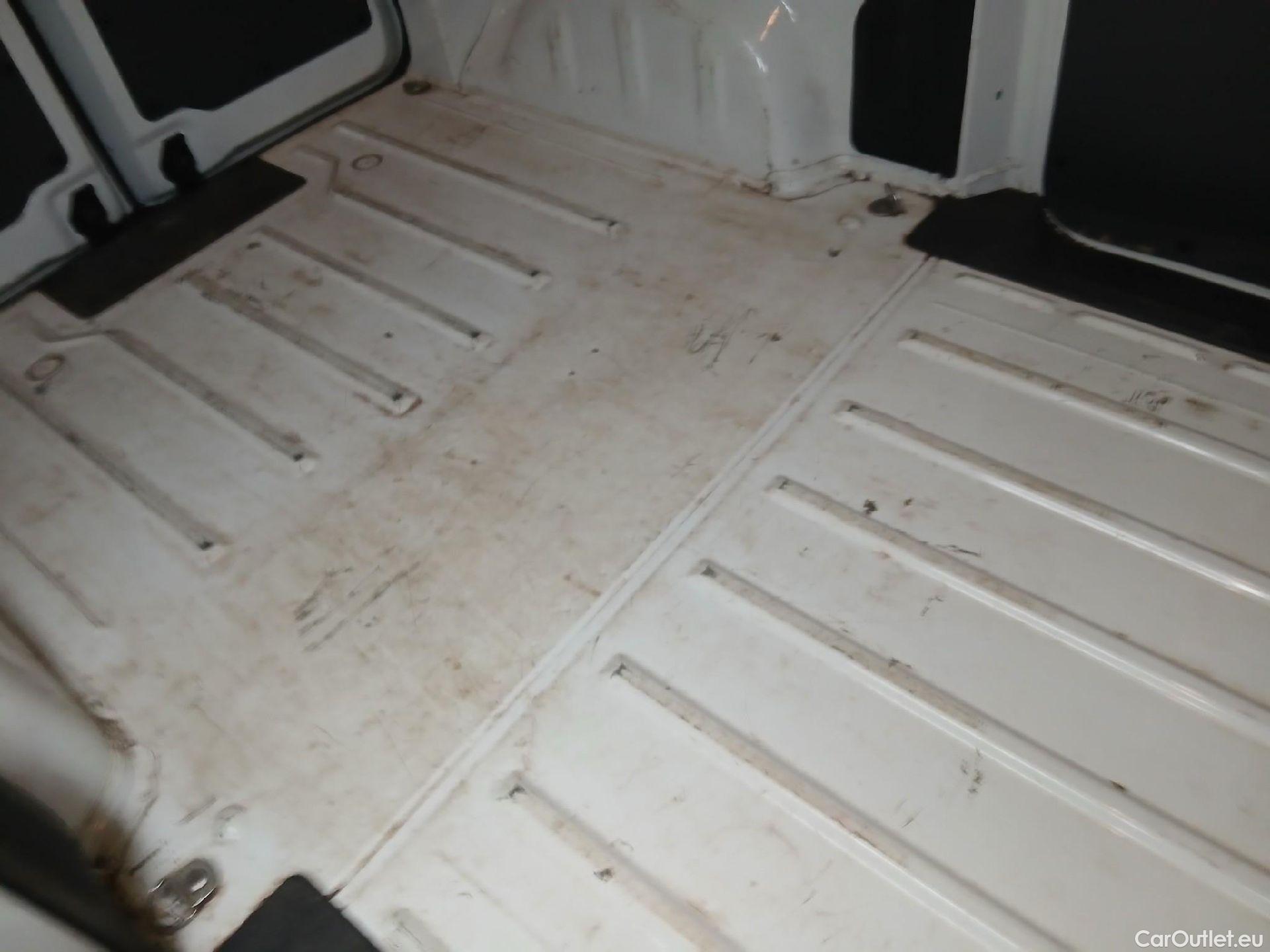  Peugeot  Expert PEUGEOT  / 2016 / 4P / furgón Furgón Premium 1.5 BlueHDi 100 Standard (AC) #22