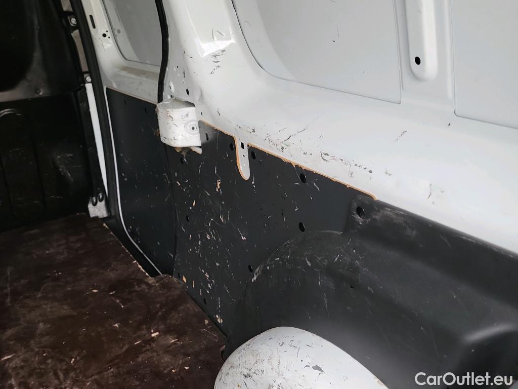  Renault  Kangoo RENAULT  Furgón/2013/4P/furgón derivado de turismo Maxi 2p Blue dCi 70 kW (95CV) #33