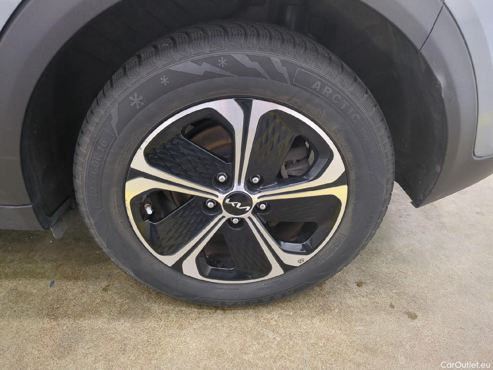  KIA  XCeed KIA  / 2019 / 5P / Crossover 1.6 GDI ISG ISG PHEV ACTIVE BUS DCT6 #5