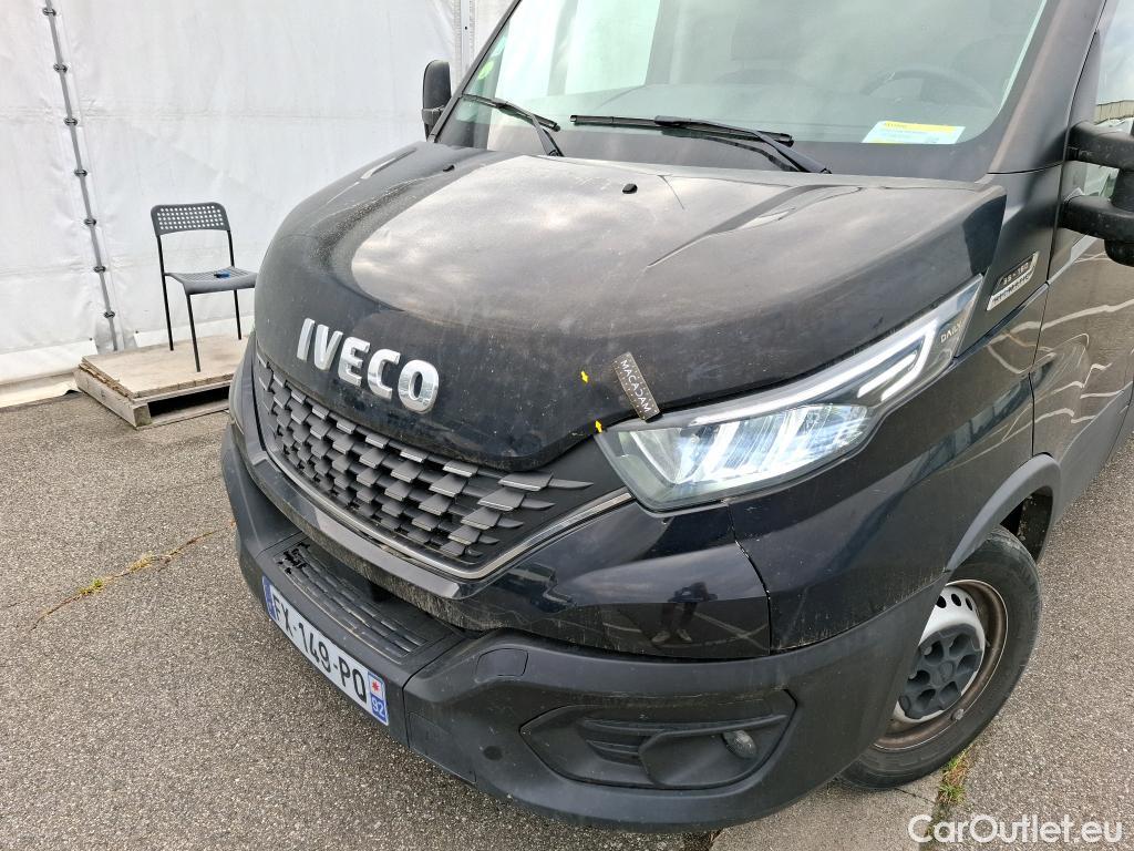  Iveco  Daily IVECO  / 2014 / 4P / Fourgon tôlé 2.3 35S16HA8 V11 H2 3520 / VENTE SANS CG #40