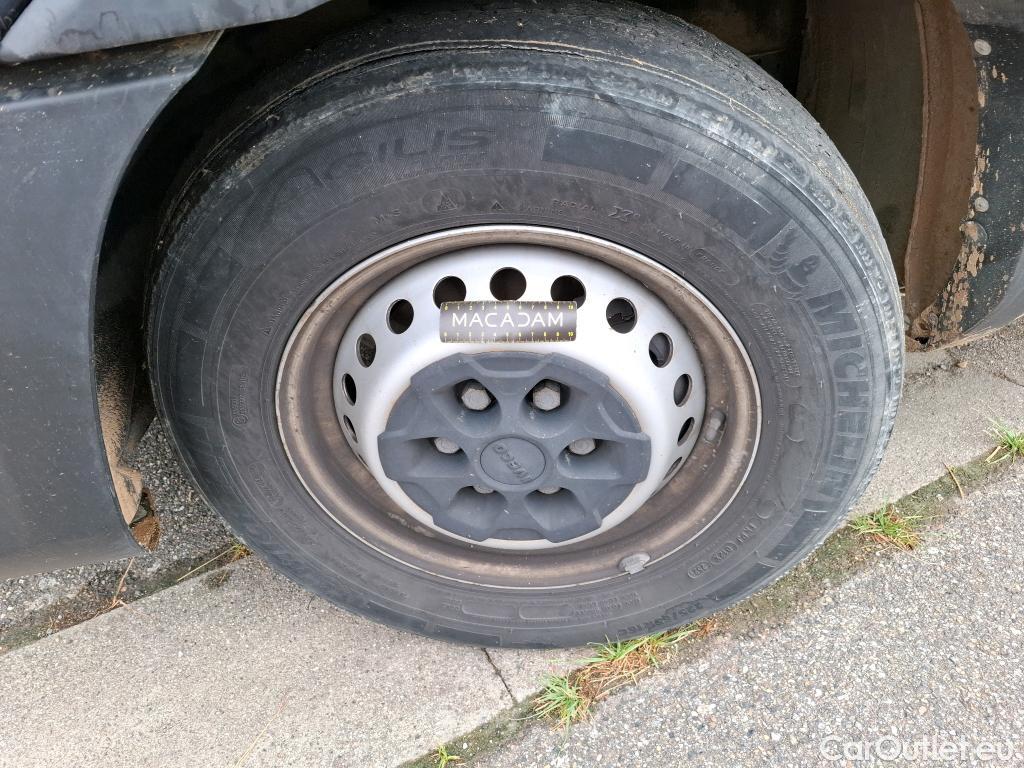  Iveco  Daily IVECO  / 2014 / 4P / Fourgon tôlé 2.3 35S16HA8 V11 H2 3520 / VENTE SANS CG #25