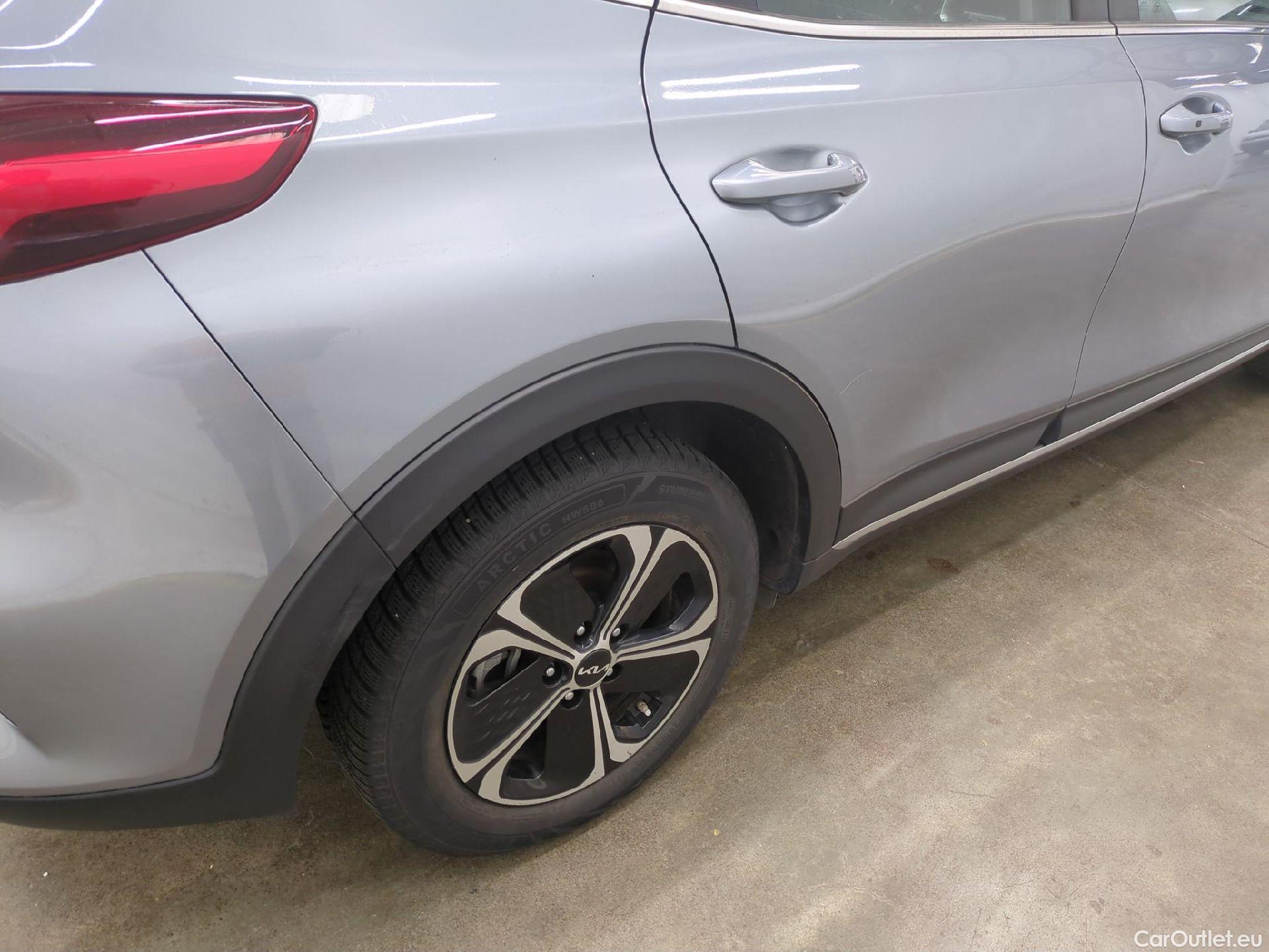  KIA  XCeed KIA  / 2019 / 5P / Crossover 1.6 GDI ISG ISG PHEV ACTIVE BUS DCT6 #42