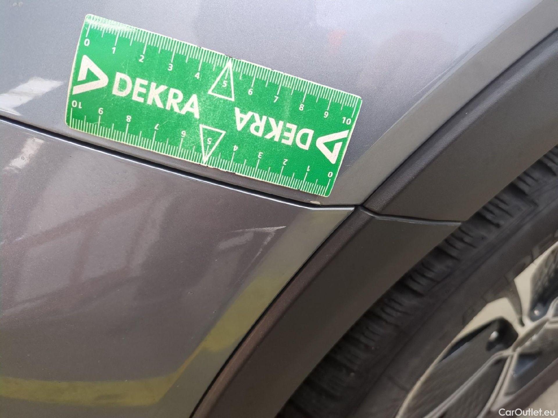  KIA  XCeed KIA  / 2019 / 5P / Crossover 1.6 GDI ISG ISG PHEV ACTIVE BUS DCT6 #20