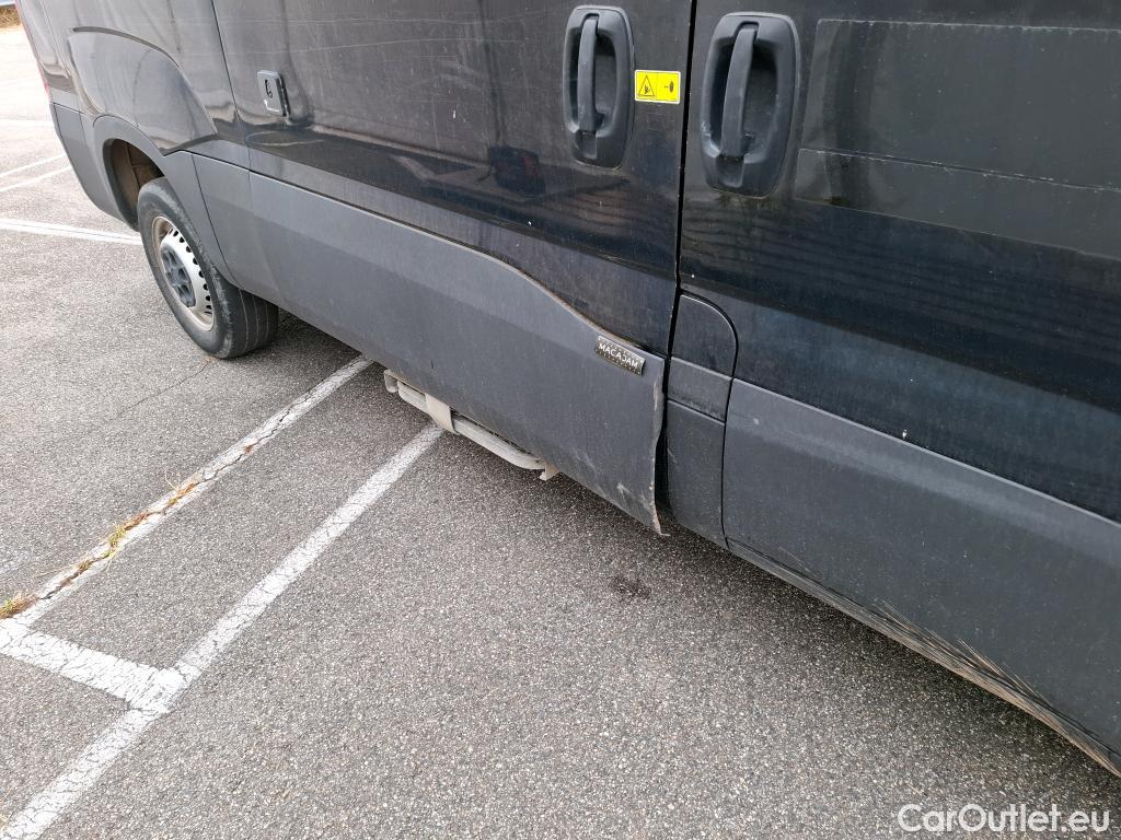  Iveco  Daily IVECO  / 2014 / 4P / Fourgon tôlé 2.3 35S16HA8 V11 H2 3520 / VENTE SANS CG #19