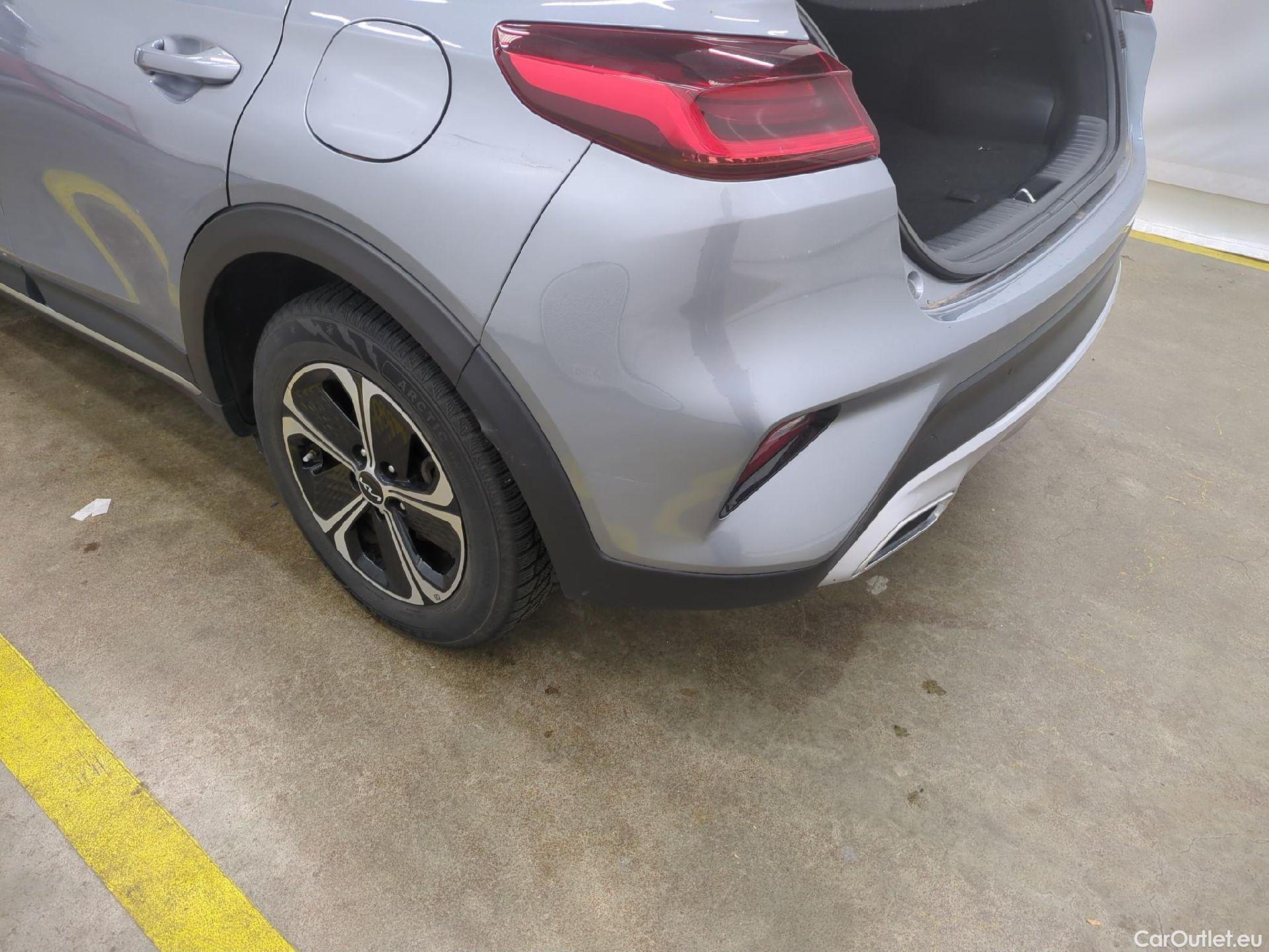  KIA  XCeed KIA  / 2019 / 5P / Crossover 1.6 GDI ISG ISG PHEV ACTIVE BUS DCT6 #55