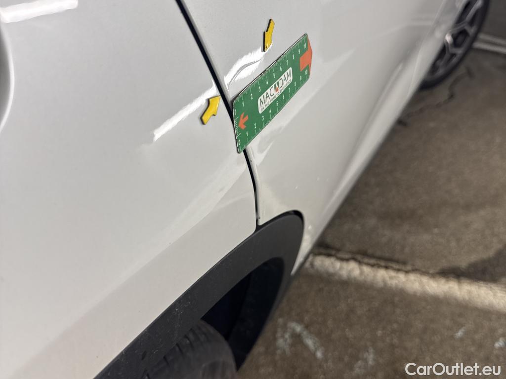  Bmw  X2 BMW  / 2017 / 5P / SUV sDrive18i Business DesignDKG7 #26