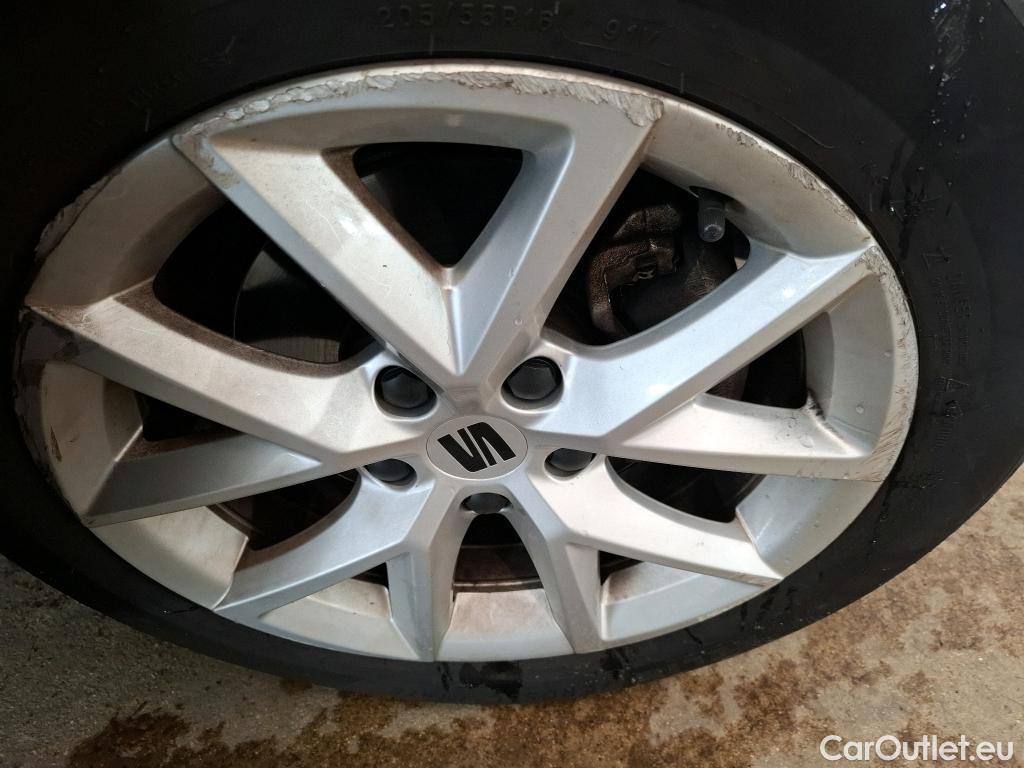  Seat  Leon SEAT  Sportstourer / 2020 / 5P / Break 1.0 eTSI 110 DSG S&S Style Business #2