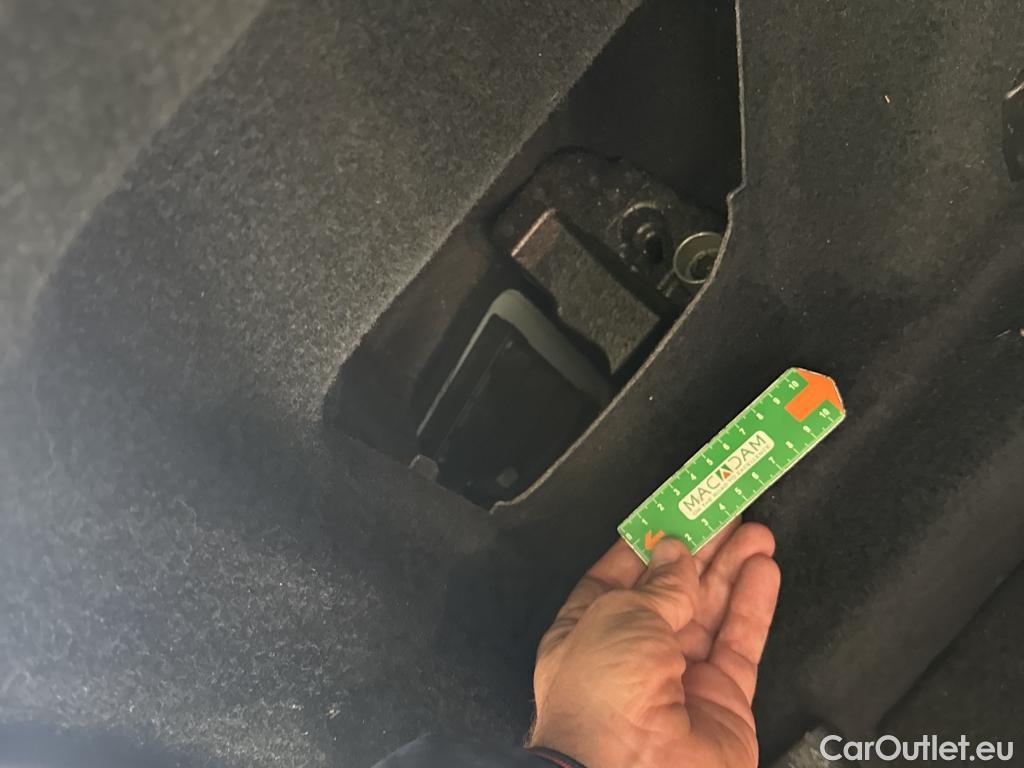  Bmw  X2 BMW  / 2017 / 5P / SUV sDrive18i Business DesignDKG7 #28