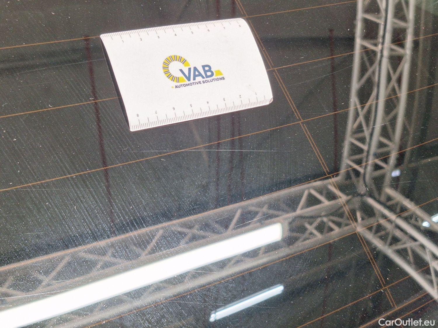  Peugeot  208 Peugeot,  '11, Peugeot  1.2 PureTech ?6.2 61kW S/S Signature 5 #69