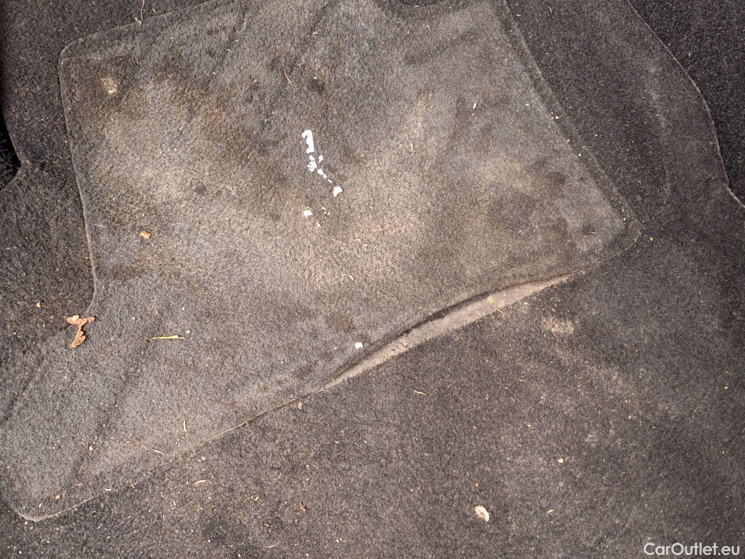  Peugeot  208 Peugeot,  '11, Peugeot  1.2 PureTech ?6.2 61kW S/S Signature 5 #82