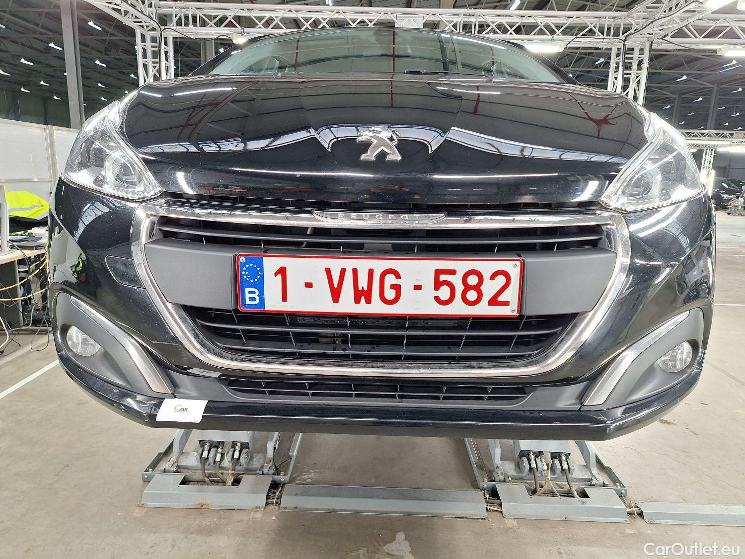  Peugeot  208 Peugeot,  '11, Peugeot  1.2 PureTech ?6.2 61kW S/S Signature 5 #44