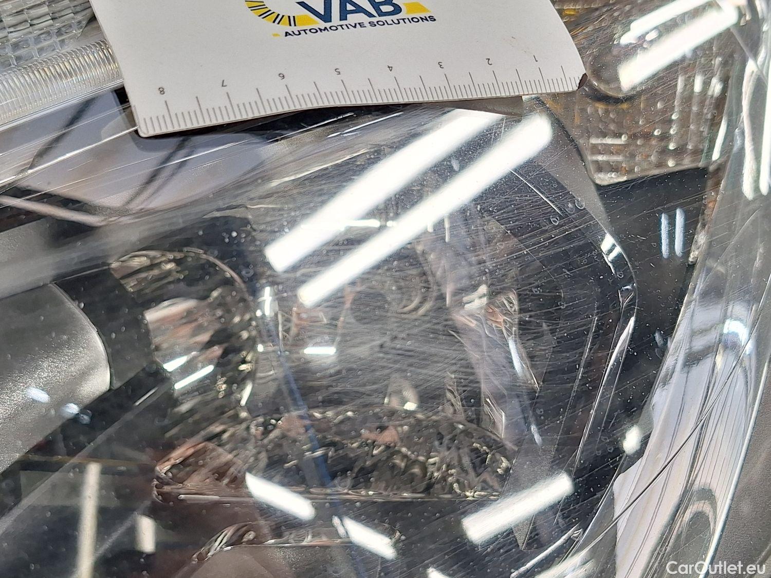  Peugeot  208 Peugeot,  '11, Peugeot  1.2 PureTech ?6.2 61kW S/S Signature 5 #49