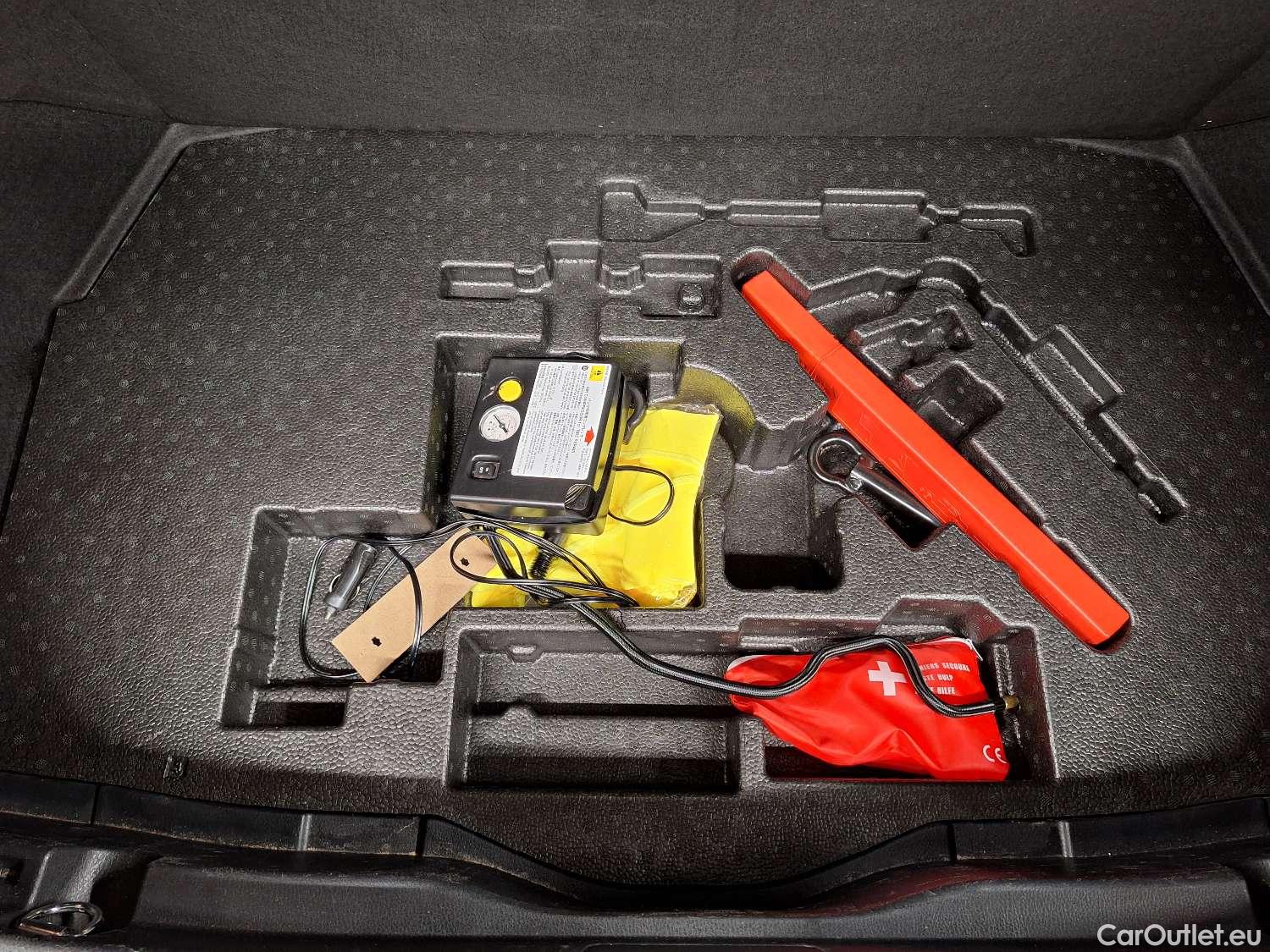  Toyota  C-HR Toyota,  '16, Toyota  1.8 VVT i-Hybrid C-Enter E-CVT 5d #1