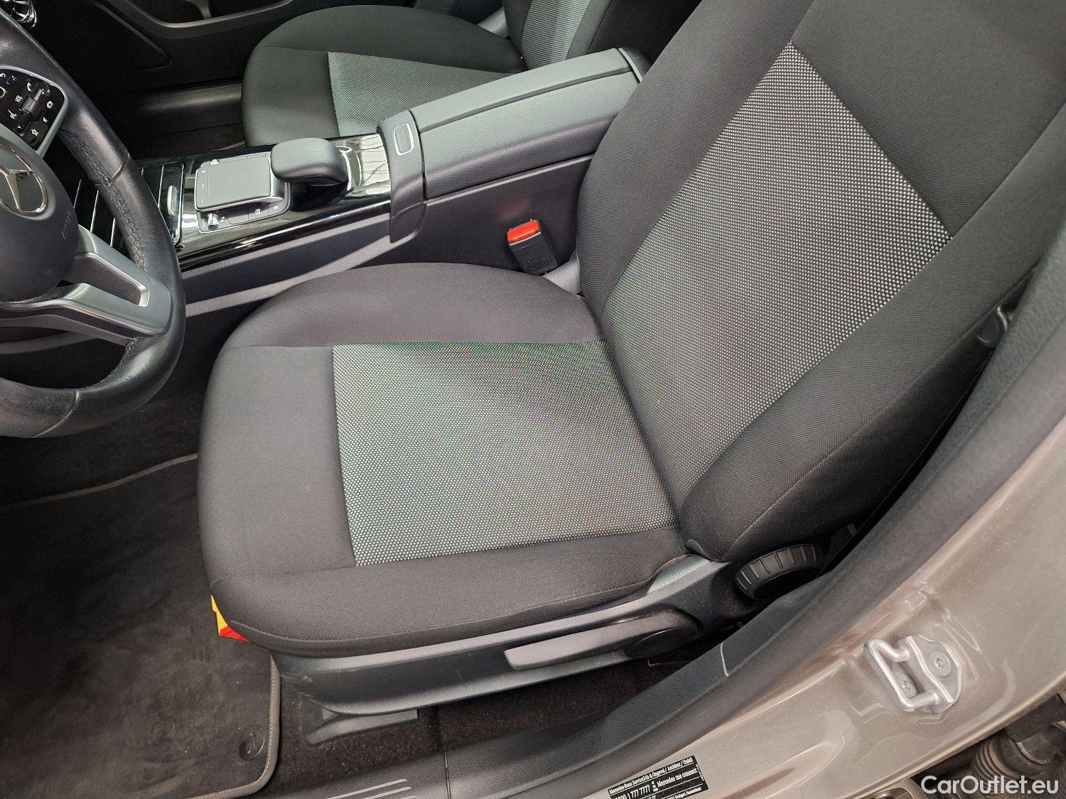  Mercedes  A-Klasse Mercedes, A-Class '18, Mercedes-Benz  A 180 d Aut. 5d #35