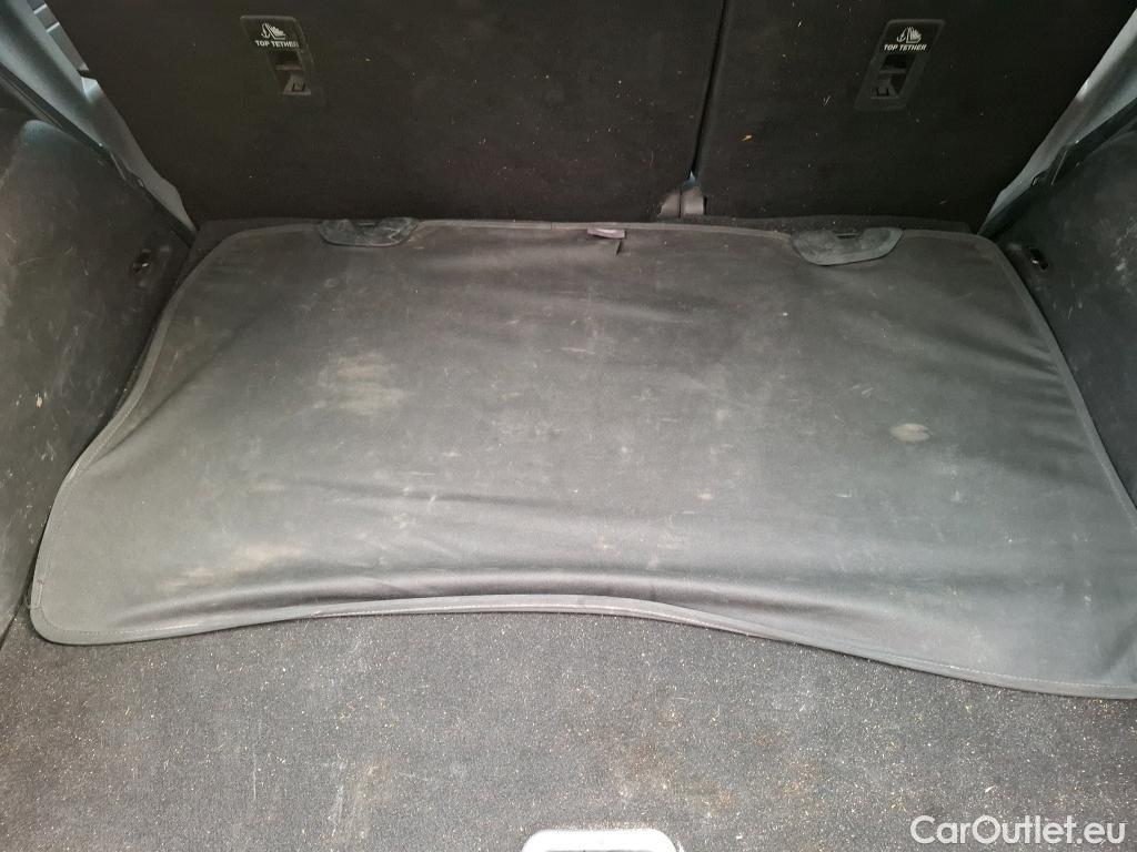  Ford  Kuga FORD  / 2019 / 5P / SUV 2.5 Dur 225 hybrid PHEV Pshift Titanium #5