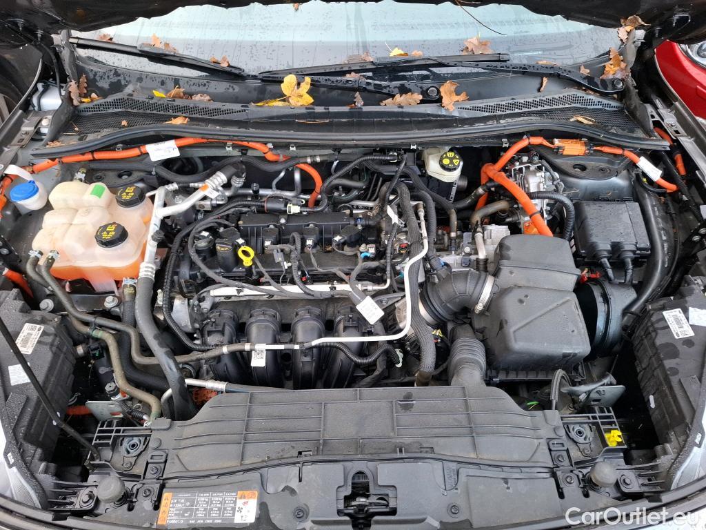  Ford  Kuga FORD  / 2019 / 5P / SUV 2.5 Dur 225 hybrid PHEV Pshift Titanium #7