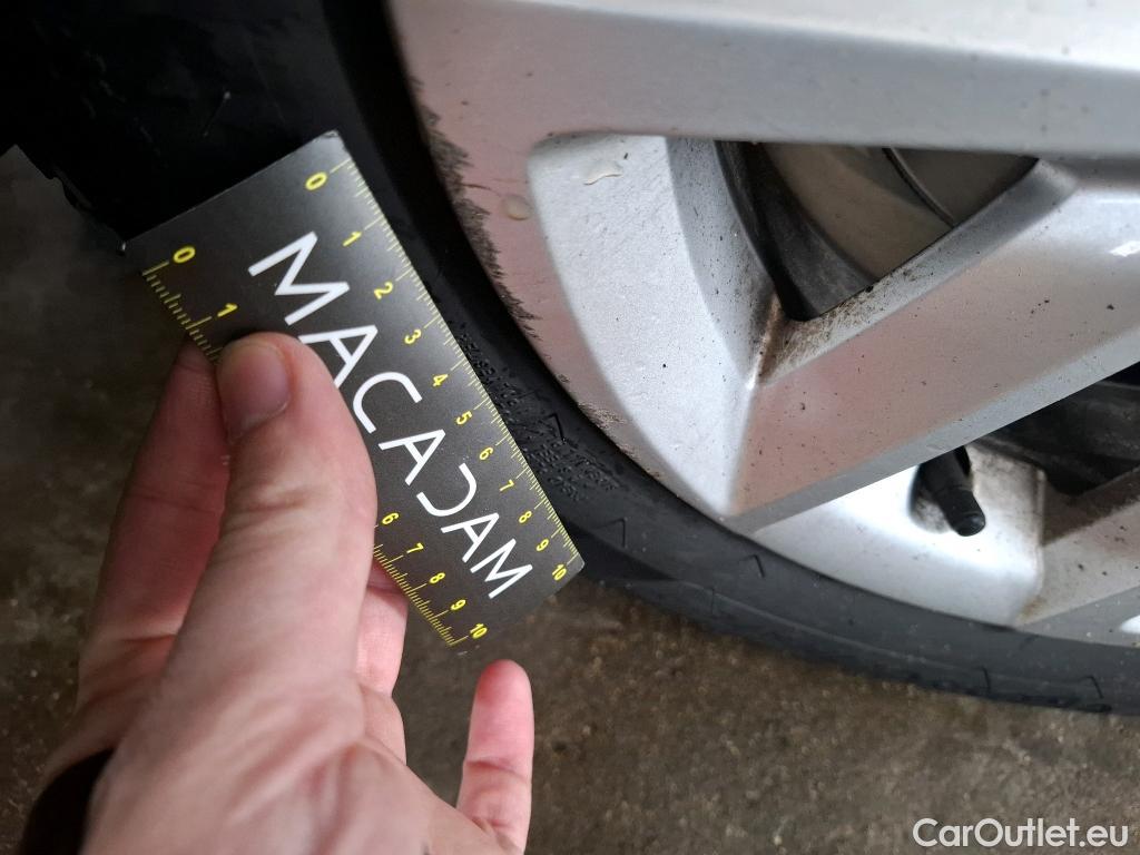  Seat  Leon SEAT  Sportstourer / 2020 / 5P / Break 2.0 TDI 150 DSG S&S Style Business #6