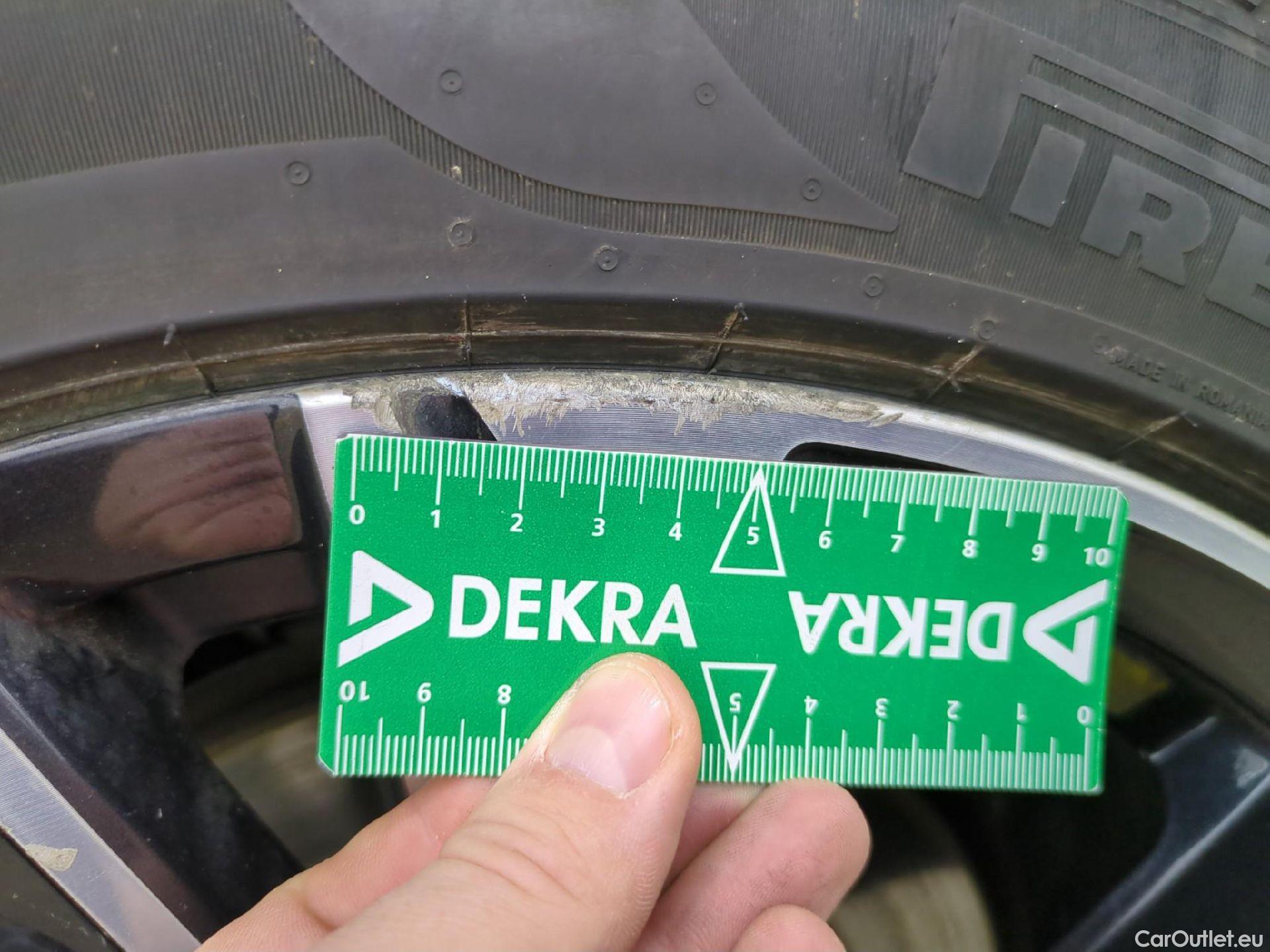  Peugeot  308 PEUGEOT  SW / 2021 / 5P / Break PHEV 180 E-EAT8 ALLURE #36