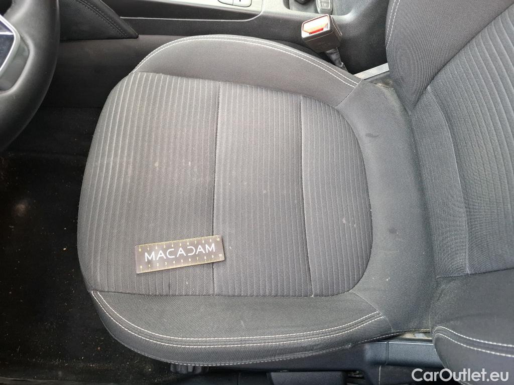  Ford  Kuga FORD  / 2019 / 5P / SUV 2.5 Dur 225 hybrid PHEV Pshift Titanium #17