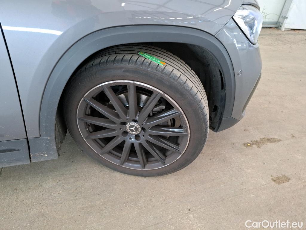  Mercedes  GLA MERCEDES-BENZ  / 2020 / 5P / SUV 1.3  200 AMG LINE DCT #1