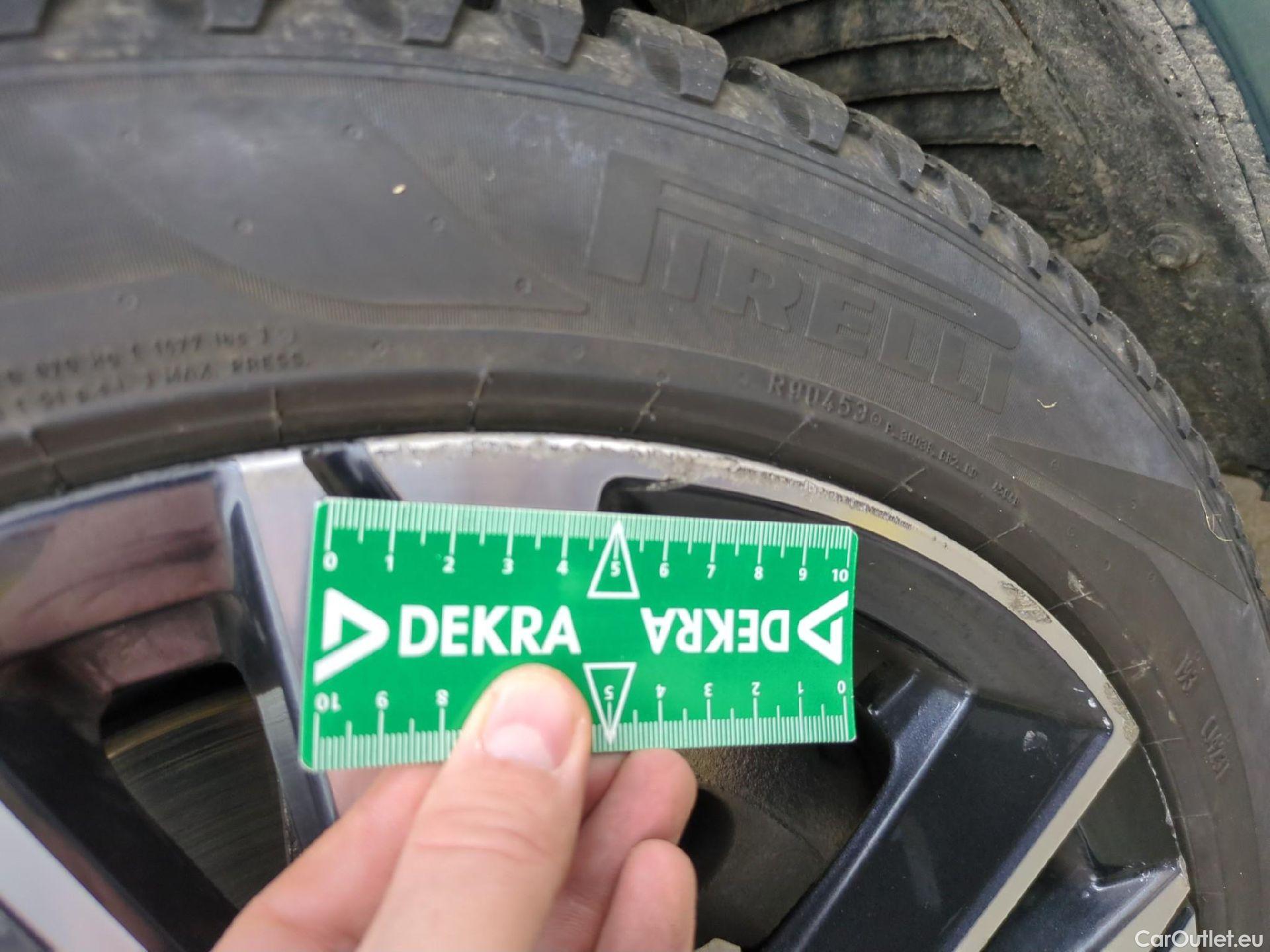  Peugeot  308 PEUGEOT  SW / 2021 / 5P / Break PHEV 180 E-EAT8 ALLURE #18