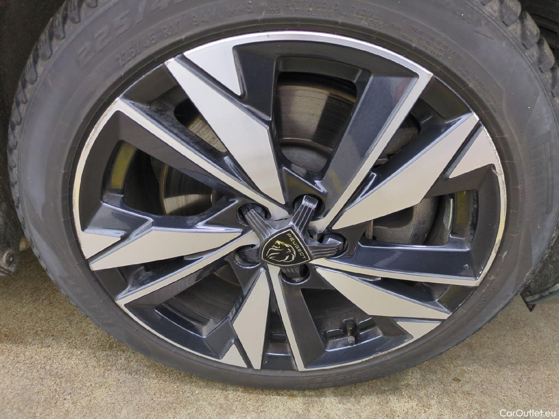  Peugeot  308 PEUGEOT  SW / 2021 / 5P / Break PHEV 180 E-EAT8 ALLURE #21