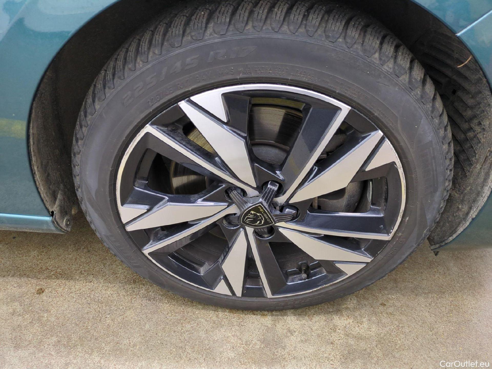  Peugeot  308 PEUGEOT  SW / 2021 / 5P / Break PHEV 180 E-EAT8 ALLURE #15